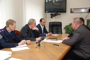 Встреча Олега Кабаненко и Эдуарда Багдасаряна по совместному патрулированию улиц и охране помещений местных органов власти Встреча Олега Кабаненко и Эдуарда Багдасаряна по совместному патрулированию улиц и охране помещений местных органов власти