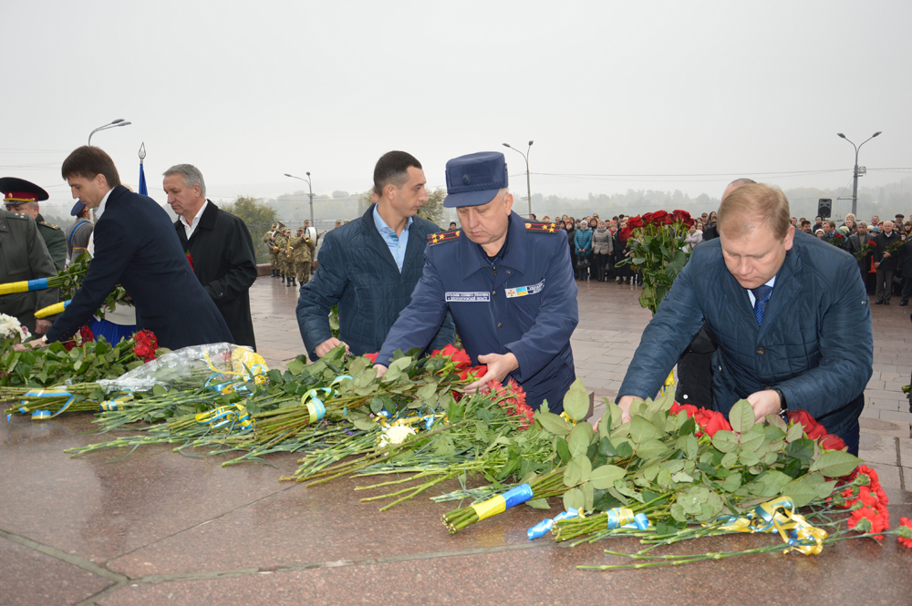 Торжества по случаю 72-й годовщины освобождения города Днепропетровска во Второй Мировой войне Торжества по случаю 72-й годовщины освобождения города Днепропетровска во Второй Мировой войне