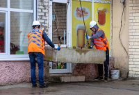В Днепре блокируют незаконные наливайки бетонными плитами В Днепре блокируют незаконные наливайки бетонными плитами