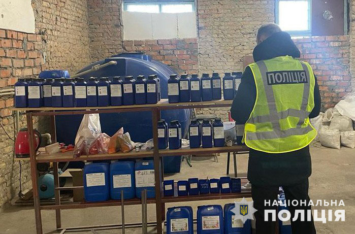 В Днепропетровской области будут судить группу лиц за масштабное подпольное производство алкоголя с миллионными доходами В Днепропетровской области будут судить группу лиц за масштабное подпольное производство алкоголя с миллионными доходами