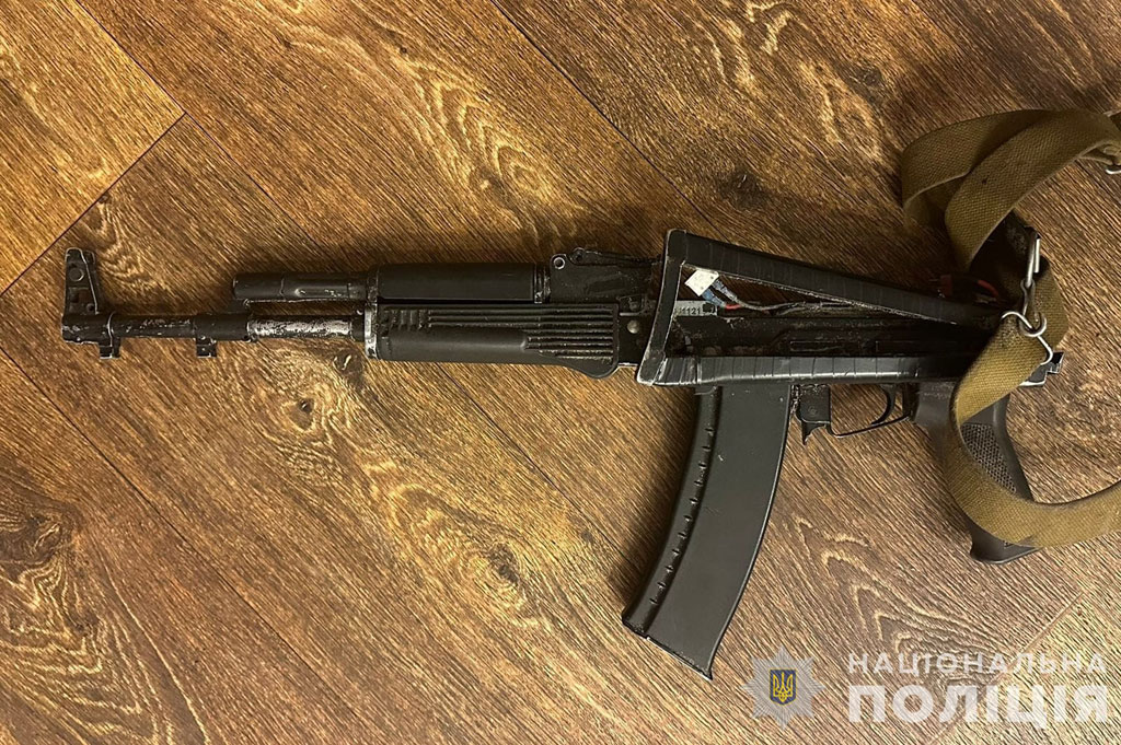 В Каменском полицейские задержали мужчину за разбойное нападение на двух горожан В Каменском полицейские задержали мужчину за разбойное нападение на двух горожан