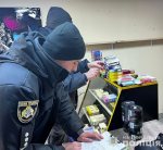 Незаконная продажа электронных сигарет: полицейские Днепра изъяли продукцию на 400 тысяч гривен Незаконная продажа электронных сигарет: полицейские Днепра изъяли продукцию на 400 тысяч гривен