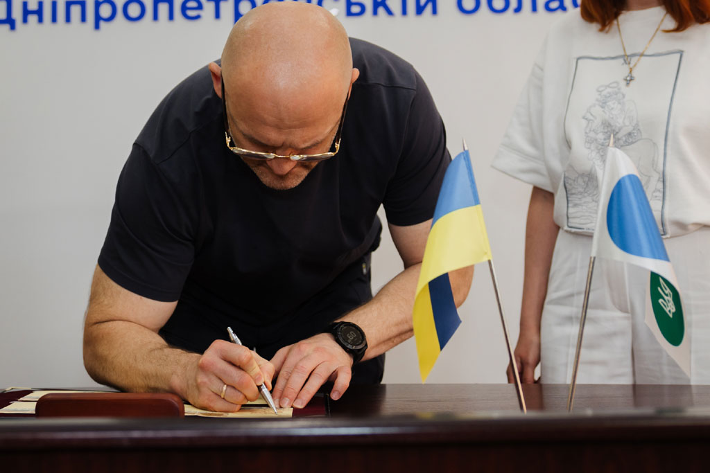 На Днепропетровщине провели спецпогашение новой почтовой марки «Налоги. Армия. Победа» На Днепропетровщине провели спецпогашение новой почтовой марки «Налоги. Армия. Победа»