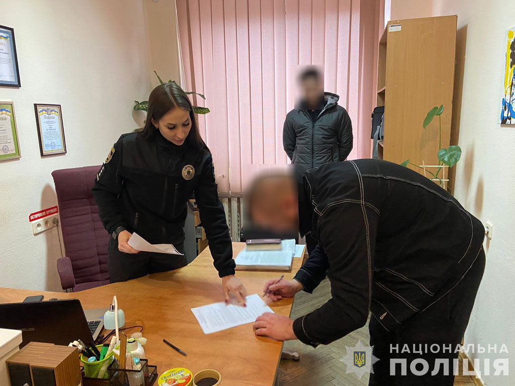 За попытку поджечь магазин полицейские Днепра задержали 33-летнего злоумышленника За попытку поджечь магазин полицейские Днепра задержали 33-летнего злоумышленника