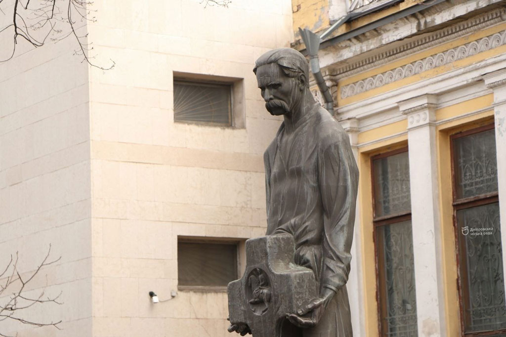 В Днепре провели бесплатную экскурсии по истории происхождения и развития города В Днепре провели бесплатную экскурсии по истории происхождения и развития города