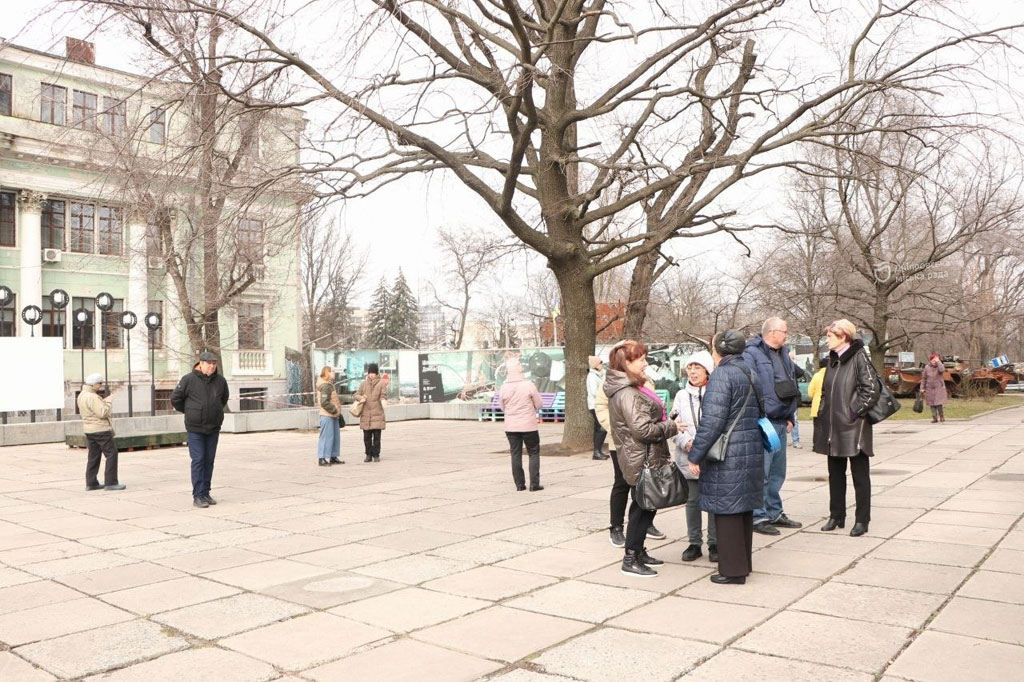 В Днепре провели бесплатную экскурсии по истории происхождения и развития города В Днепре провели бесплатную экскурсии по истории происхождения и развития города