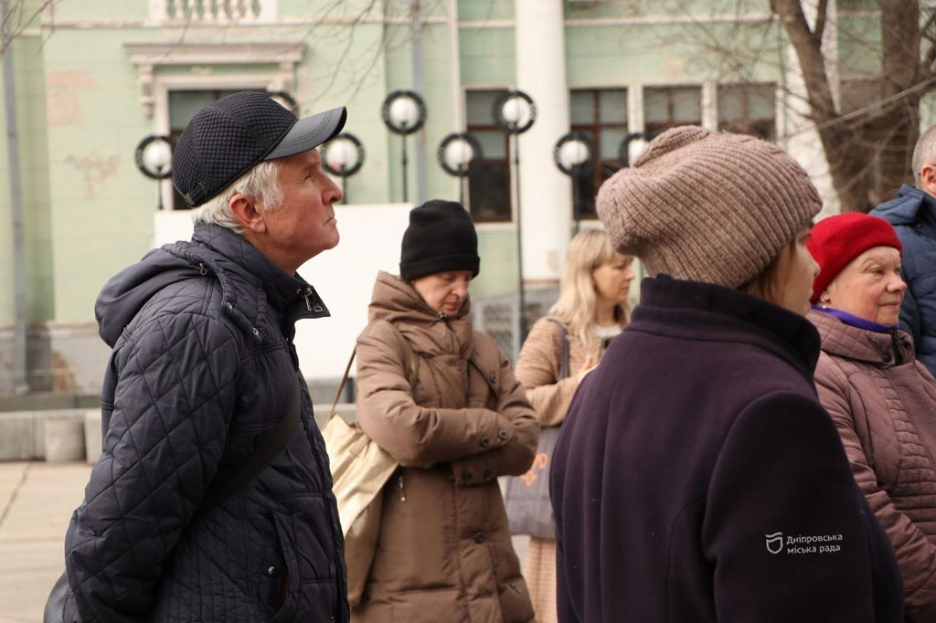В Днепре провели бесплатную экскурсии по истории происхождения и развития города В Днепре провели бесплатную экскурсии по истории происхождения и развития города