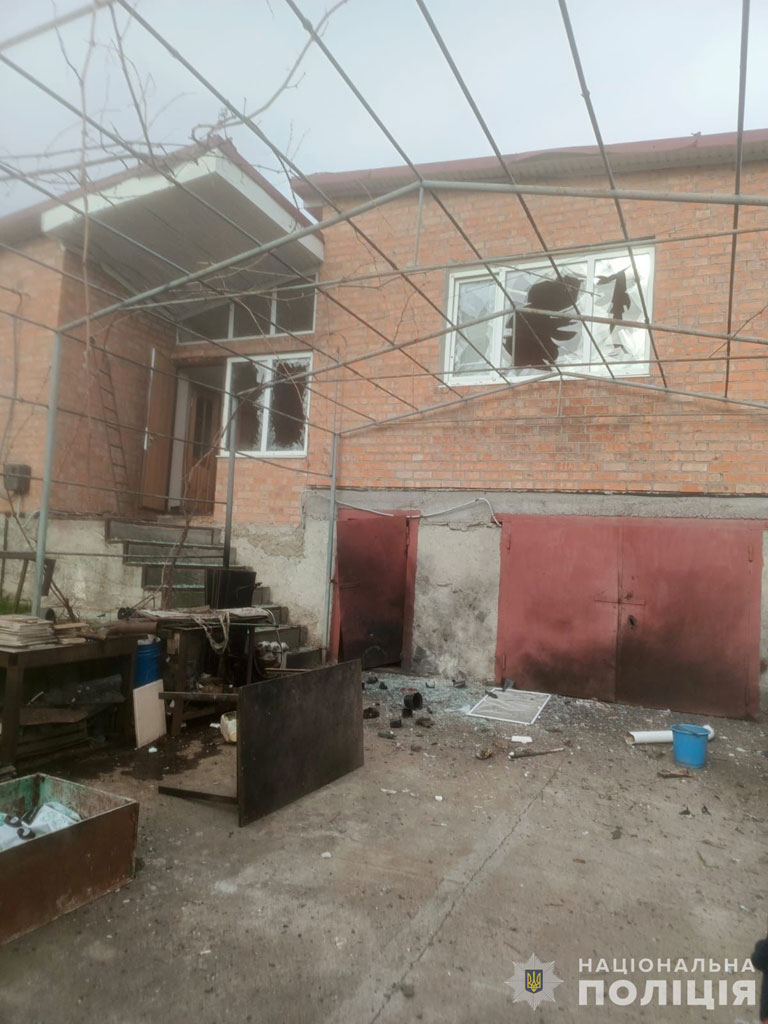 Шесть раненых на Днепропетровщине из-за российских обстрелов: следователи собирают вещественные доказательства очередного военного преступления Шесть раненых на Днепропетровщине из-за российских обстрелов: следователи собирают вещественные доказательства очередного военного преступления
