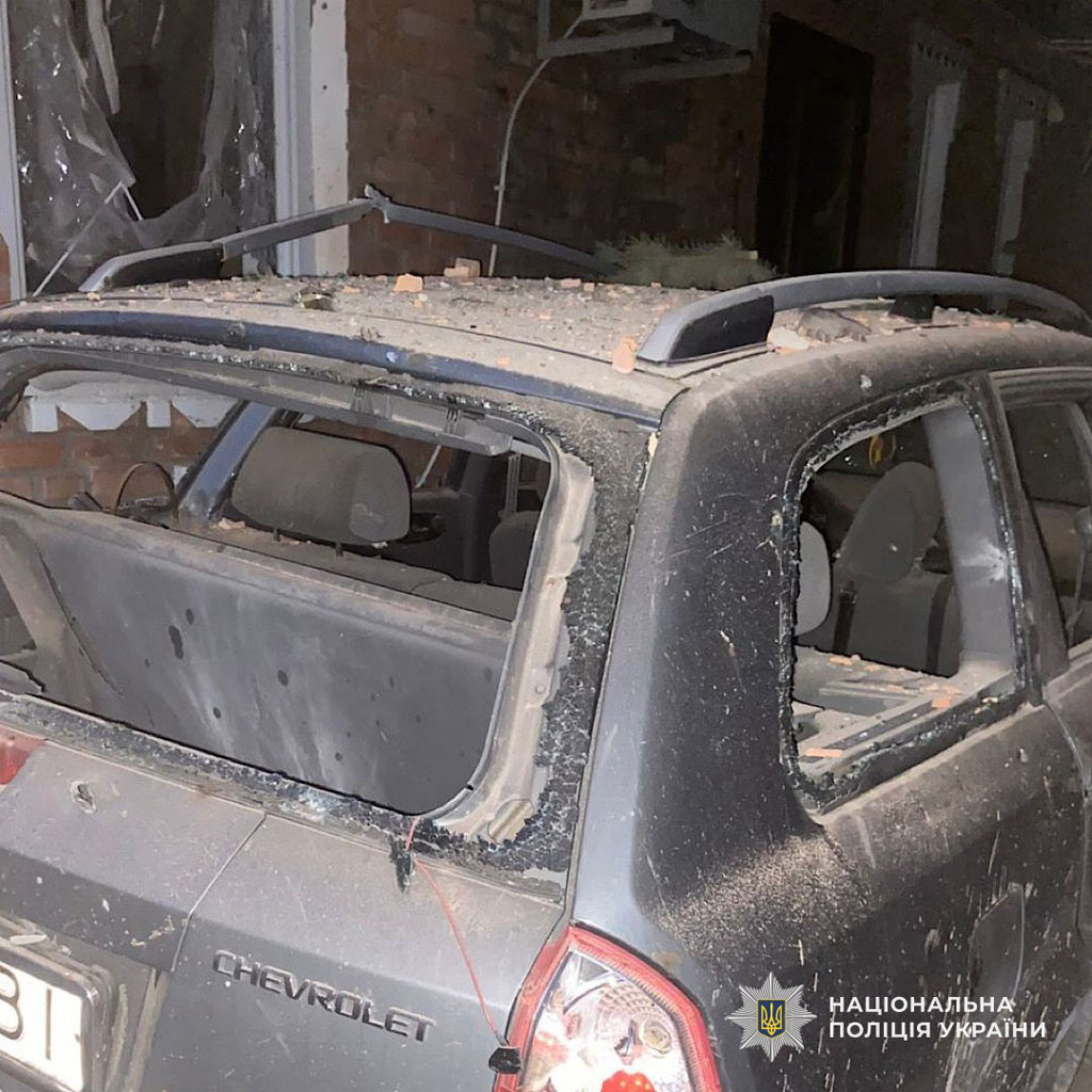В Никополе российские военные убили троих человек, еще четверо получили ранения – среди них спасатели: следственно-оперативные группы полиции задокументировали последствия российского обстрела В Никополе российские военные убили троих человек, еще четверо получили ранения – среди них спасатели: следственно-оперативные группы полиции задокументировали последствия российского обстрела