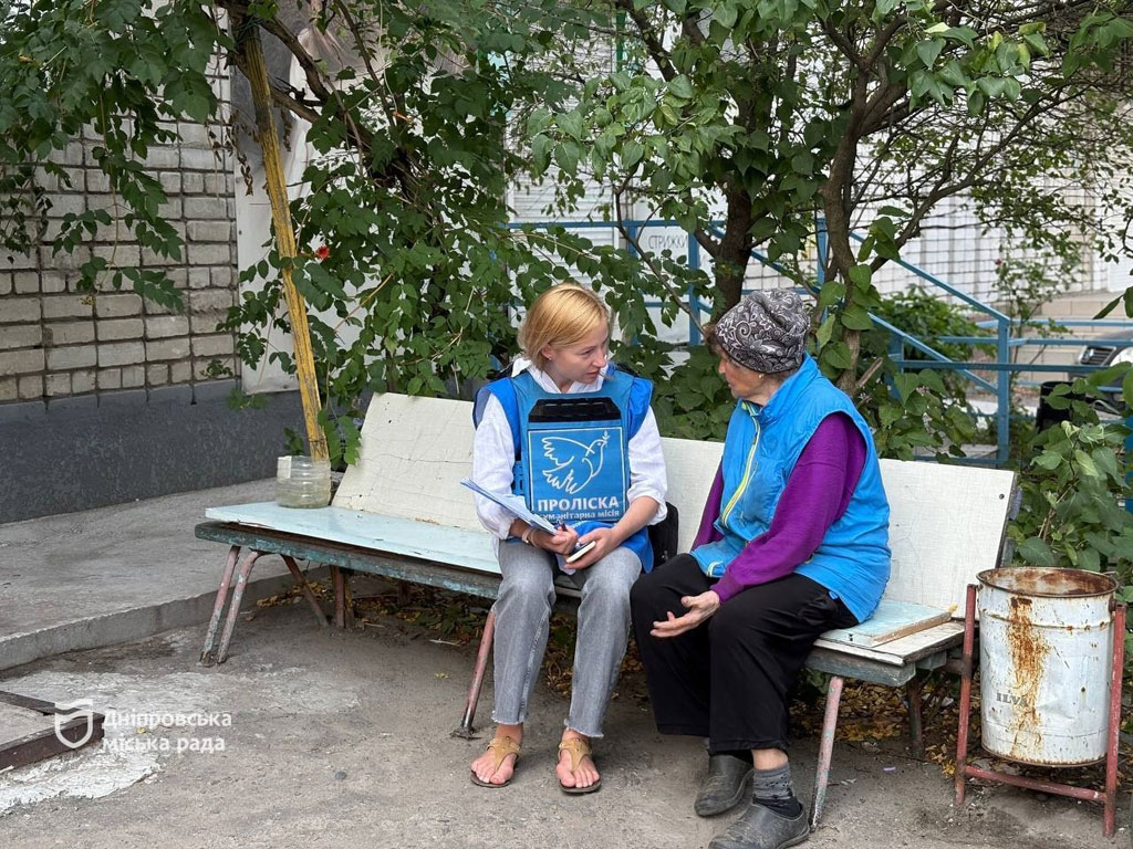 В Днепре приводят в порядок то, что ночью изуродовано вражеской атакой В Днепре приводят в порядок то, что ночью изуродовано вражеской атакой