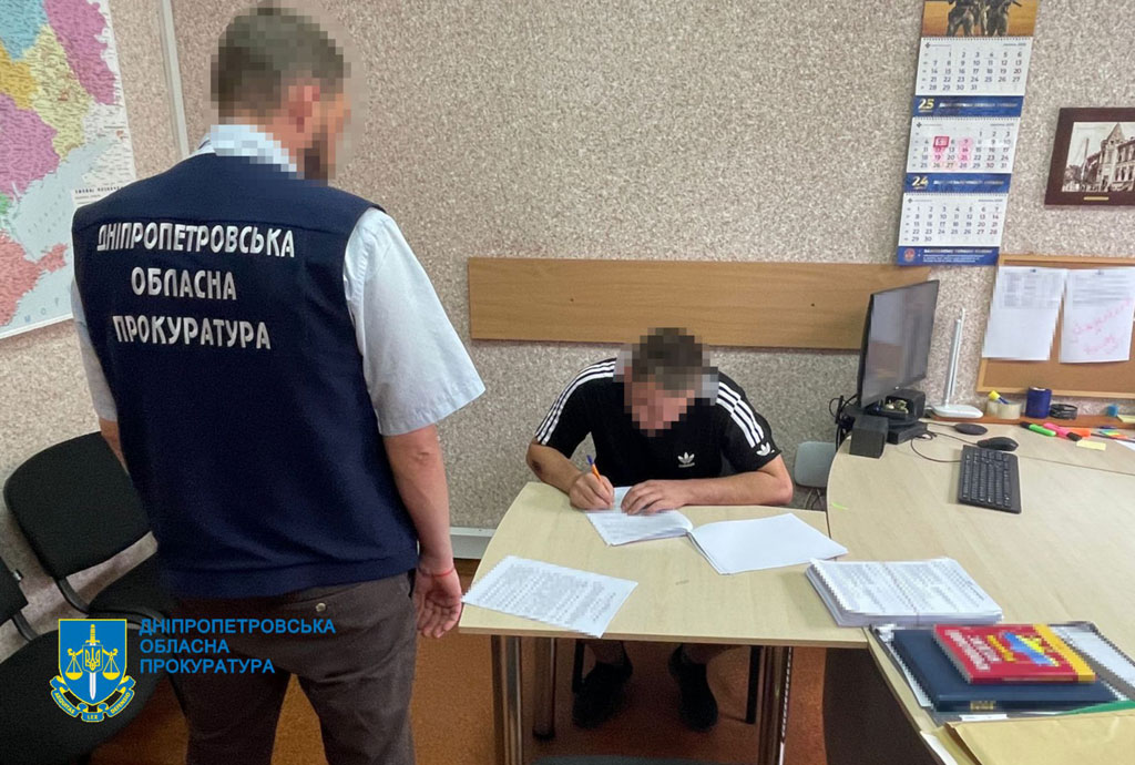 Незаконная порубка деревьев с убытком 1,4 млн. грн. на Днепропетровщине – разоблачен полицейский и четыре соучастника Незаконная порубка деревьев с убытком 1,4 млн. грн. на Днепропетровщине – разоблачен полицейский и четыре соучастника