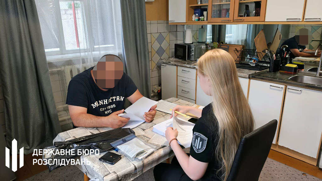 На Днепропетровщине ГБР разоблачило правоохранителя, возглавившего банду «черных лесорубов» На Днепропетровщине ГБР разоблачило правоохранителя, возглавившего банду «черных лесорубов»