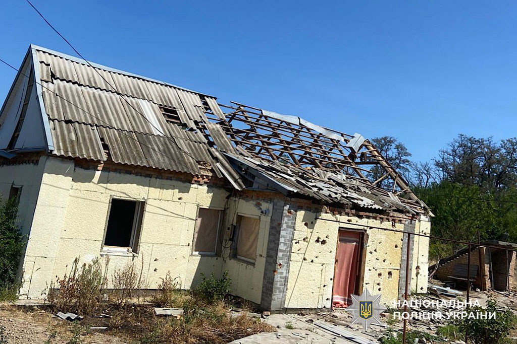 За прошедшие сутки Днепропетровщина пережила более сотни вражеских ударов, ранены три человека: на местах обстрела работают следователи За прошедшие сутки Днепропетровщина пережила более сотни вражеских ударов, ранены три человека: на местах обстрела работают следователи