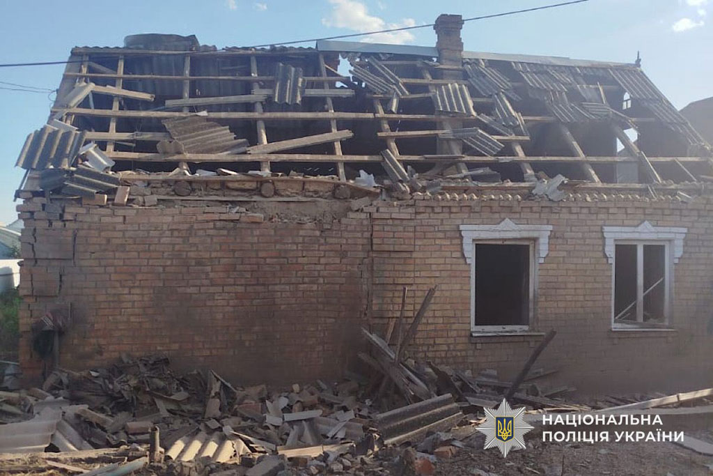 За прошедшие сутки Днепропетровщина пережила более сотни вражеских ударов, ранены три человека: на местах обстрела работают следователи За прошедшие сутки Днепропетровщина пережила более сотни вражеских ударов, ранены три человека: на местах обстрела работают следователи