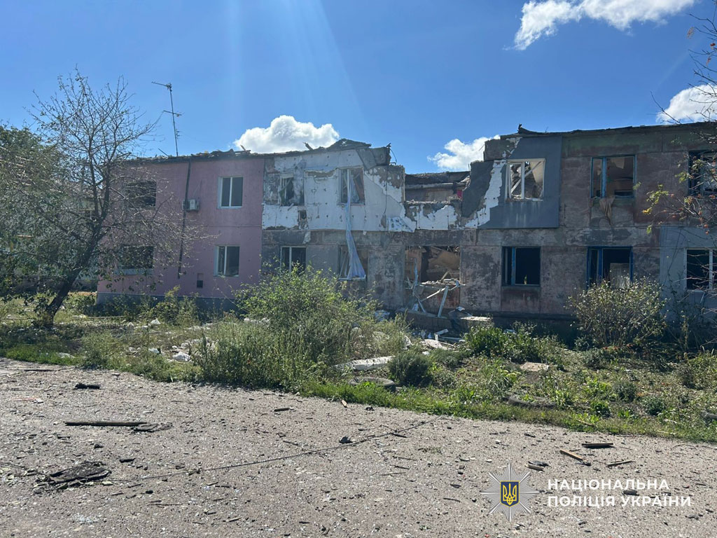 Враг продолжает бить по прифронтовым регионам Днепропетровщины: следователи собирают вещественные доказательства на местах обстрелов Враг продолжает бить по прифронтовым регионам Днепропетровщины: следователи собирают вещественные доказательства на местах обстрелов