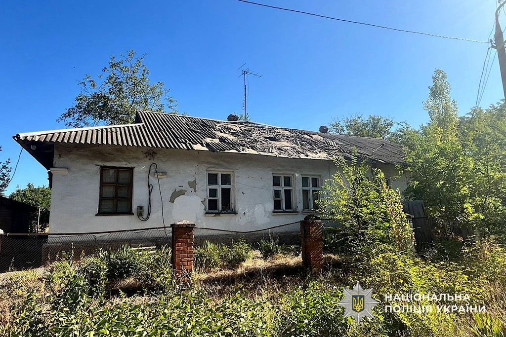 Враг продолжает бить по прифронтовым регионам Днепропетровщины: следователи собирают вещественные доказательства на местах обстрелов Враг продолжает бить по прифронтовым регионам Днепропетровщины: следователи собирают вещественные доказательства на местах обстрелов