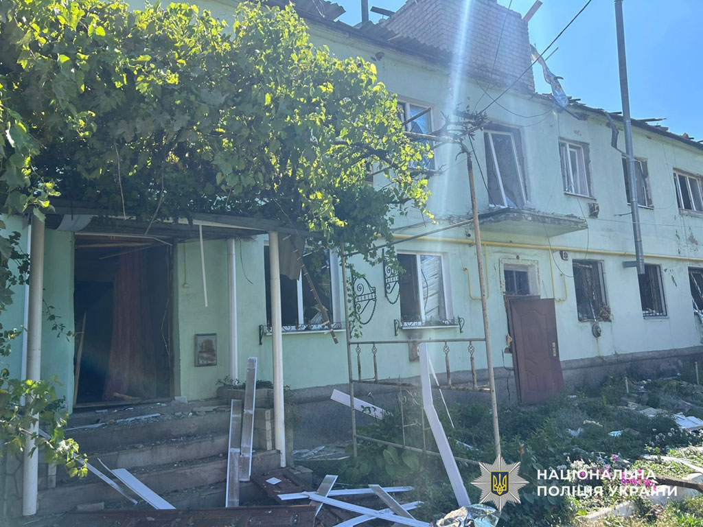 Враг продолжает бить по прифронтовым регионам Днепропетровщины: следователи собирают вещественные доказательства на местах обстрелов Враг продолжает бить по прифронтовым регионам Днепропетровщины: следователи собирают вещественные доказательства на местах обстрелов