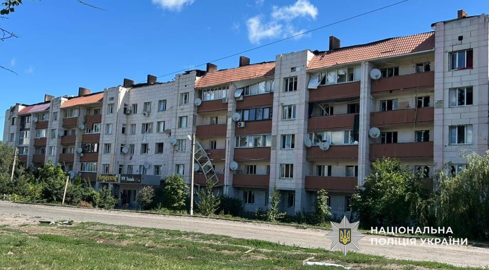 Враг продолжает бить по прифронтовым регионам Днепропетровщины: следователи собирают вещественные доказательства на местах обстрелов Враг продолжает бить по прифронтовым регионам Днепропетровщины: следователи собирают вещественные доказательства на местах обстрелов