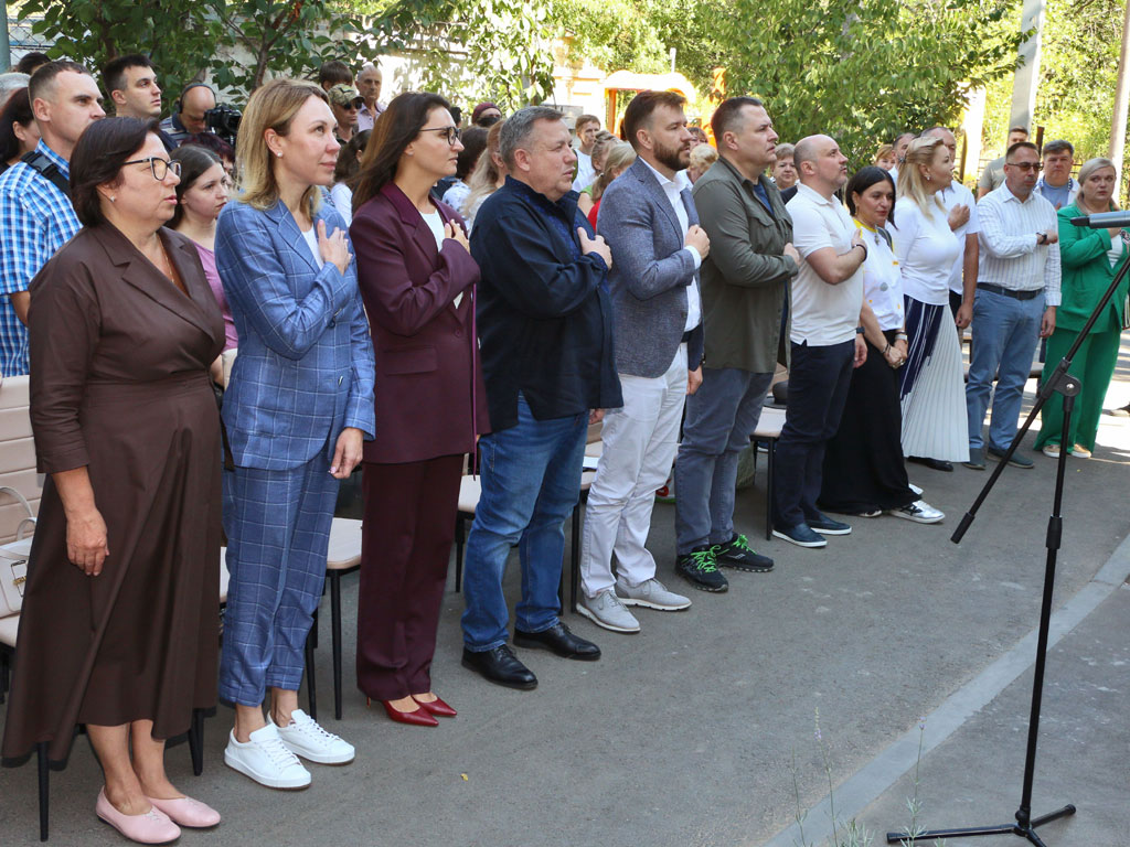 Еще 36 семей переселенцев из Мариуполя получили жилье в Днепре Еще 36 семей переселенцев из Мариуполя получили жилье в Днепре