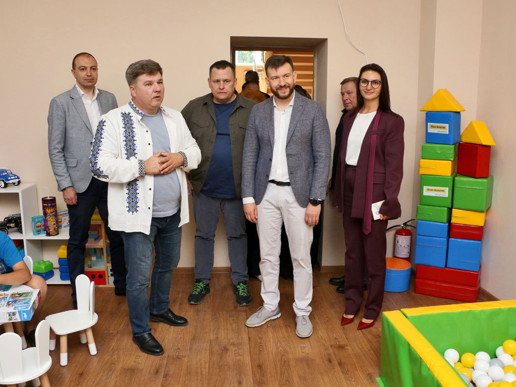 Еще 36 семей переселенцев из Мариуполя получили жилье в Днепре Еще 36 семей переселенцев из Мариуполя получили жилье в Днепре