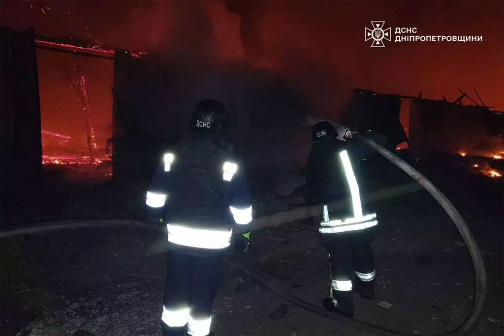 Полиция Днепропетровской области документирует последствия атаки врага: три человека погибли, восемь пострадали Полиция Днепропетровской области документирует последствия атаки врага: три человека погибли, восемь пострадали