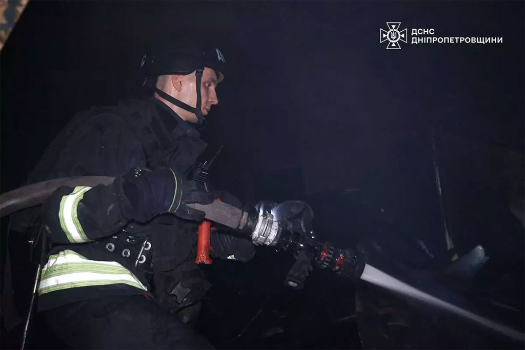 Полиция Днепропетровской области документирует последствия атаки врага: три человека погибли, восемь пострадали Полиция Днепропетровской области документирует последствия атаки врага: три человека погибли, восемь пострадали
