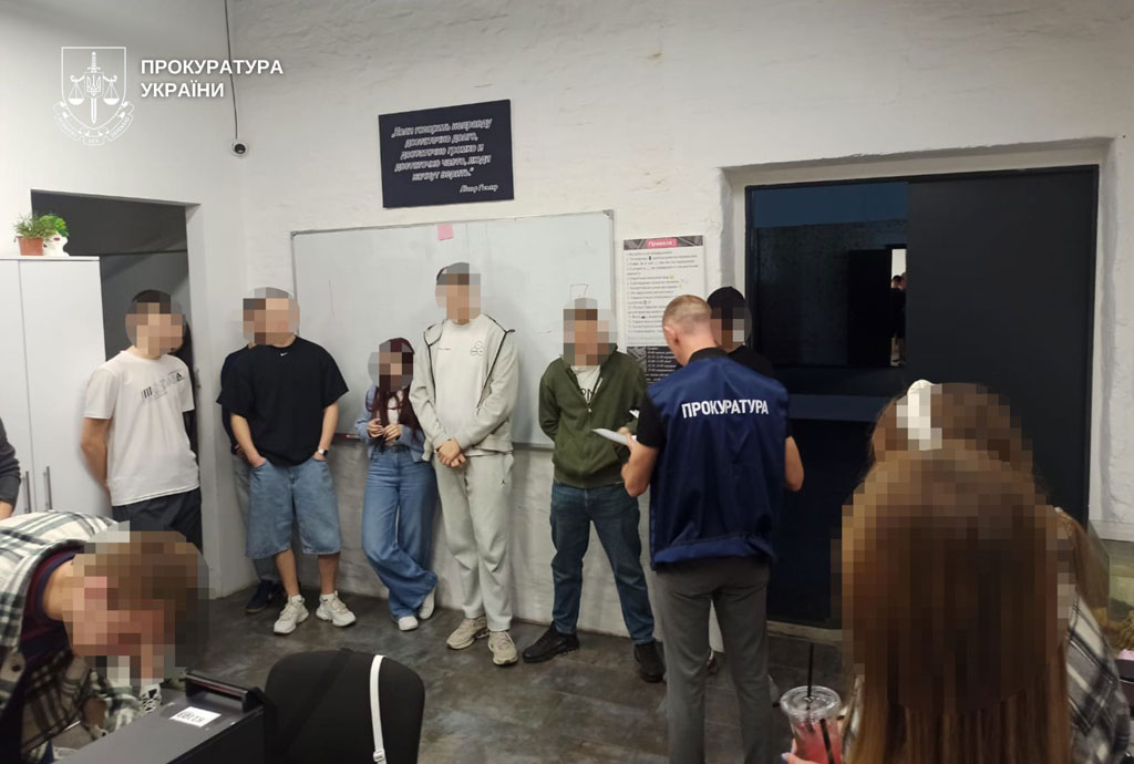 В Днепре прекратили деятельность 11 мошеннических колл-центров В Днепре прекратили деятельность 11 мошеннических колл-центров