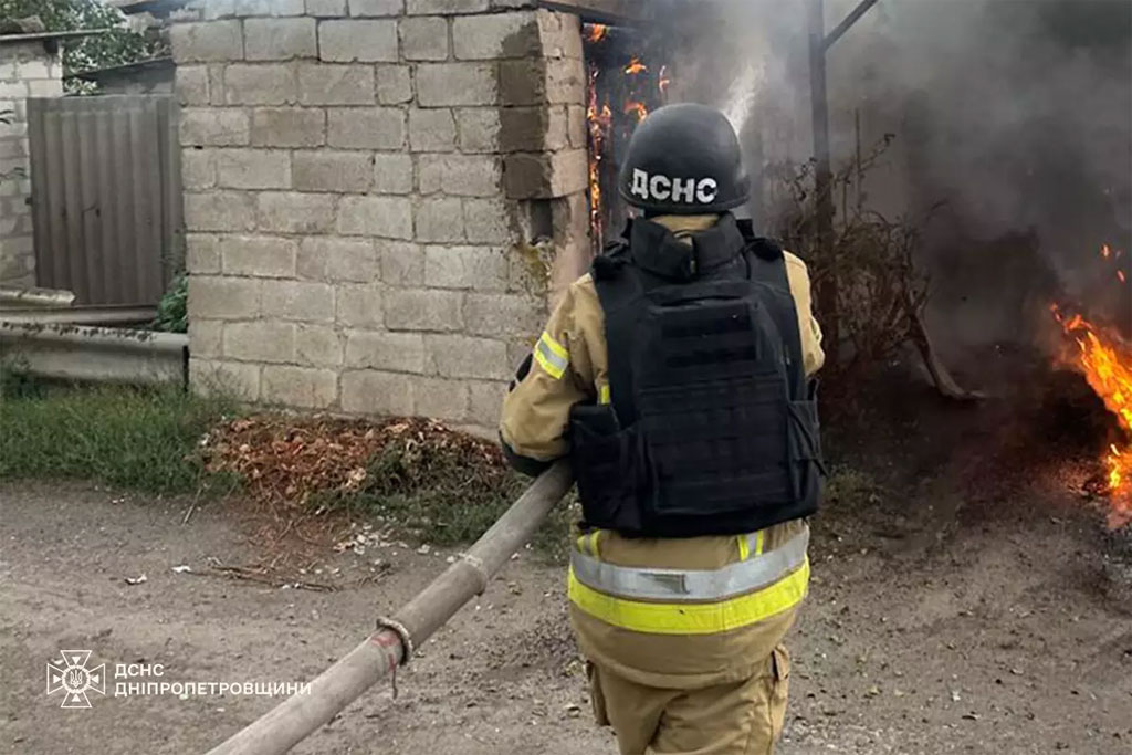 На Днепропетровщине из-за вражеских обстрелов один человек погиб, 11 получили ранения: по фактам военных преступлений РФ полицейские открыли уголовные производства На Днепропетровщине из-за вражеских обстрелов один человек погиб, 11 получили ранения: по фактам военных преступлений РФ полицейские открыли уголовные производства