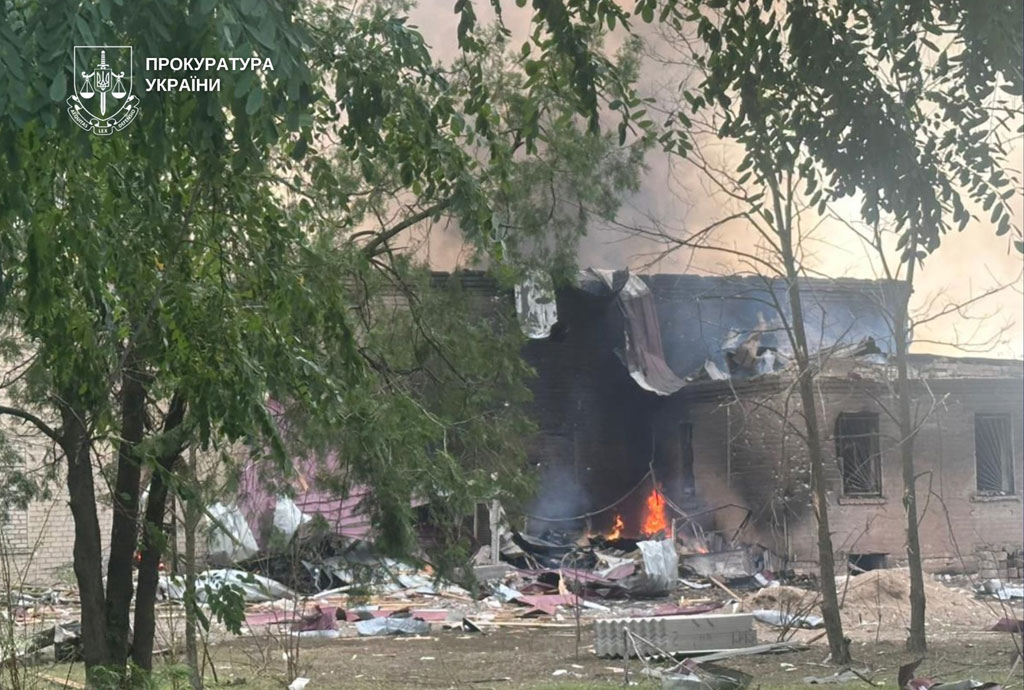 На Днепропетровщине из-за вражеских обстрелов один человек погиб, 11 получили ранения: по фактам военных преступлений РФ полицейские открыли уголовные производства На Днепропетровщине из-за вражеских обстрелов один человек погиб, 11 получили ранения: по фактам военных преступлений РФ полицейские открыли уголовные производства
