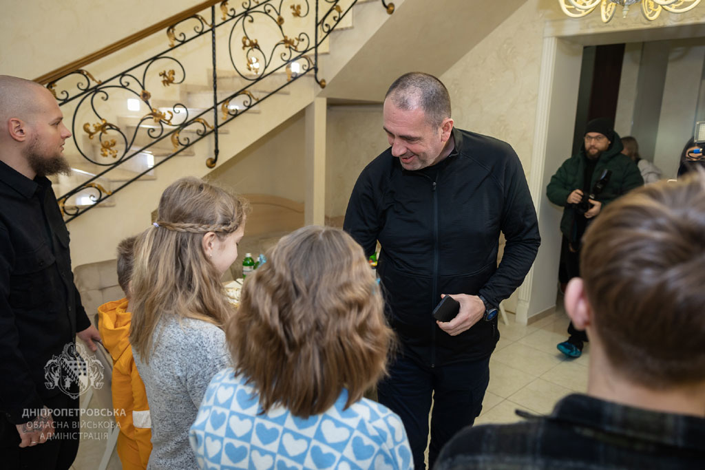 В Каменском в новый дом переехал детский дом семейного типа В Каменском в новый дом переехал детский дом семейного типа