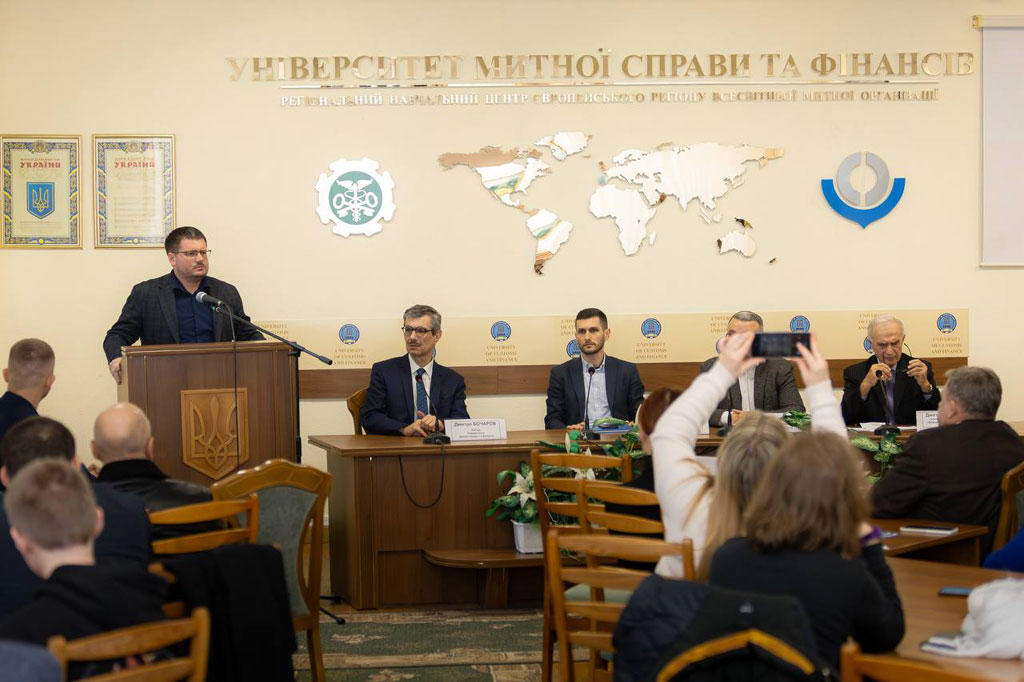 В Университете таможенного дела и финансов в Днепре открылся украинско-греческий центр В Университете таможенного дела и финансов в Днепре открылся украинско-греческий центр