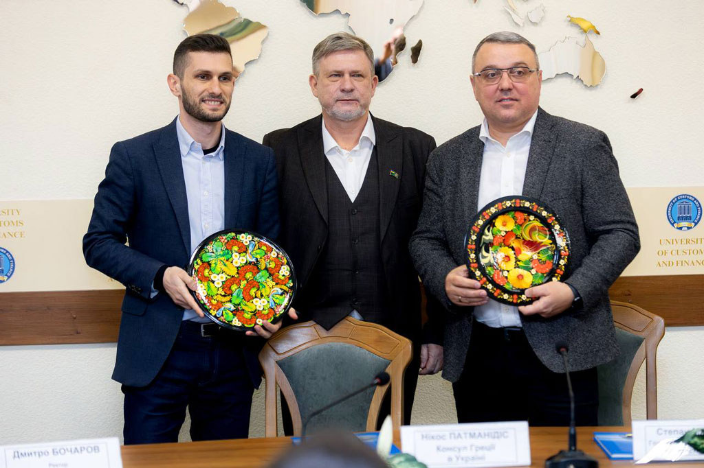 В Университете таможенного дела и финансов в Днепре открылся украинско-греческий центр В Университете таможенного дела и финансов в Днепре открылся украинско-греческий центр