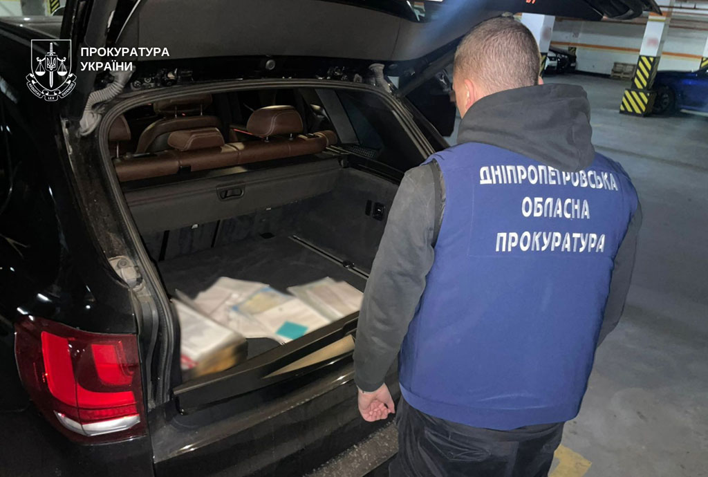 Присвоили более 50 млн. грн. по поддельным документам: полицейские разоблачили мошенников в Днепре Присвоили более 50 млн. грн. по поддельным документам: полицейские разоблачили мошенников в Днепре