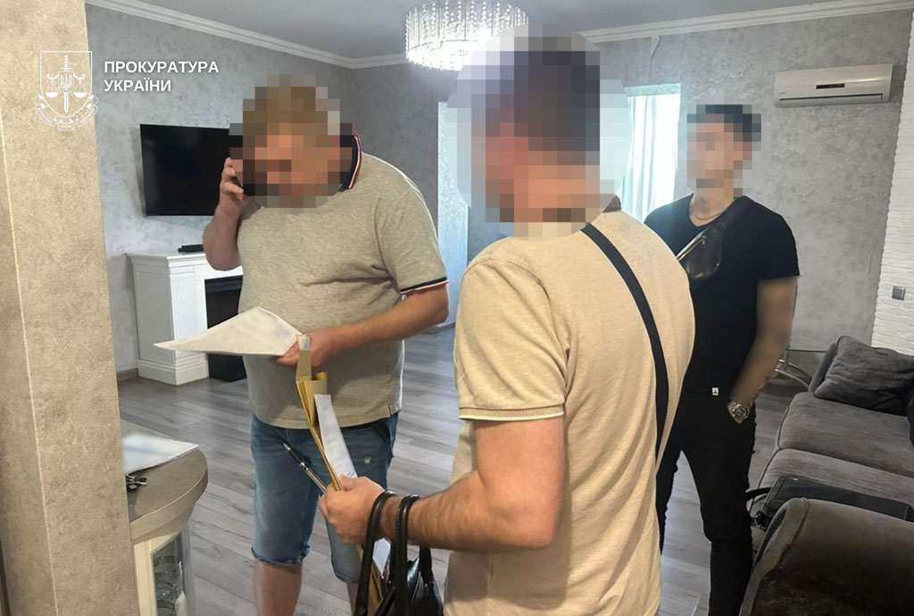 Присвоили более 3,3 млн. грн. на восстановлении жилья после обстрелов: в Днепре разоблачен чиновник горсовета и сообщники Присвоили более 3,3 млн. грн. на восстановлении жилья после обстрелов: в Днепре разоблачен чиновник горсовета и сообщники