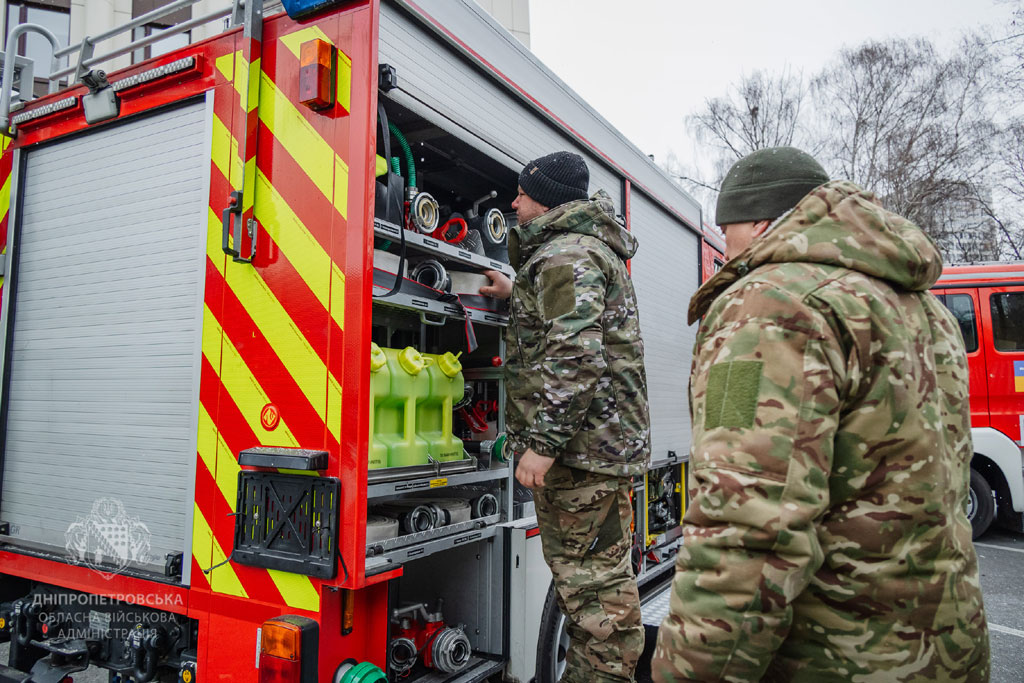 Для работы пожарных команд: две общины Днепропетровщины получили спецавто от международных партнеров Для работы пожарных команд: две общины Днепропетровщины получили спецавто от международных партнеров