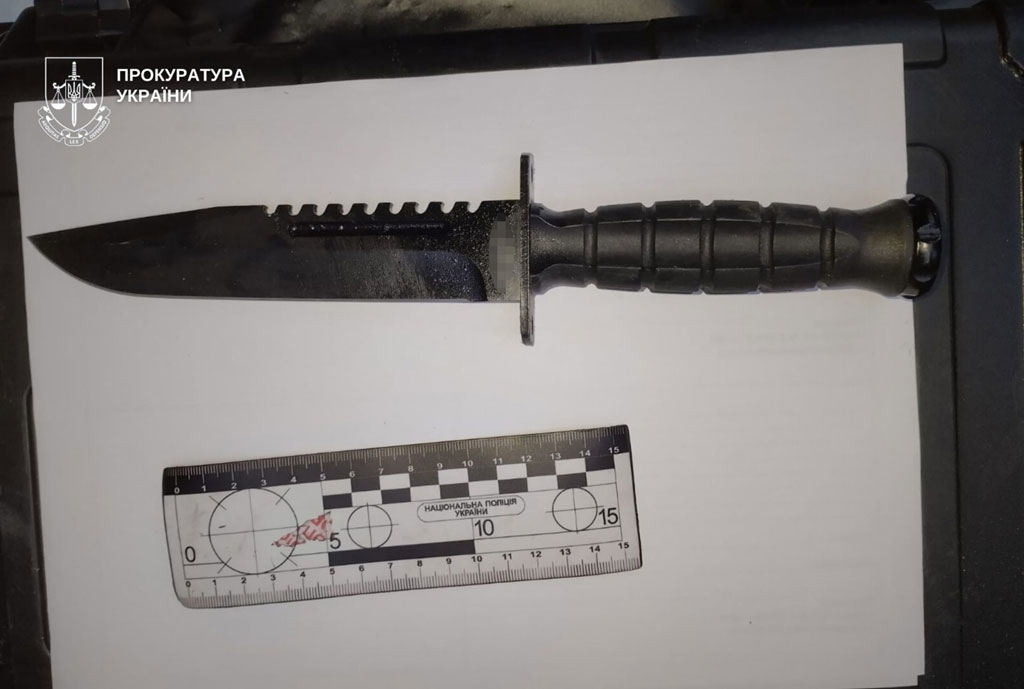 В Днепре мужчина с ножом напал и ранил двух военнослужащих ТЦК В Днепре мужчина с ножом напал и ранил двух военнослужащих ТЦК