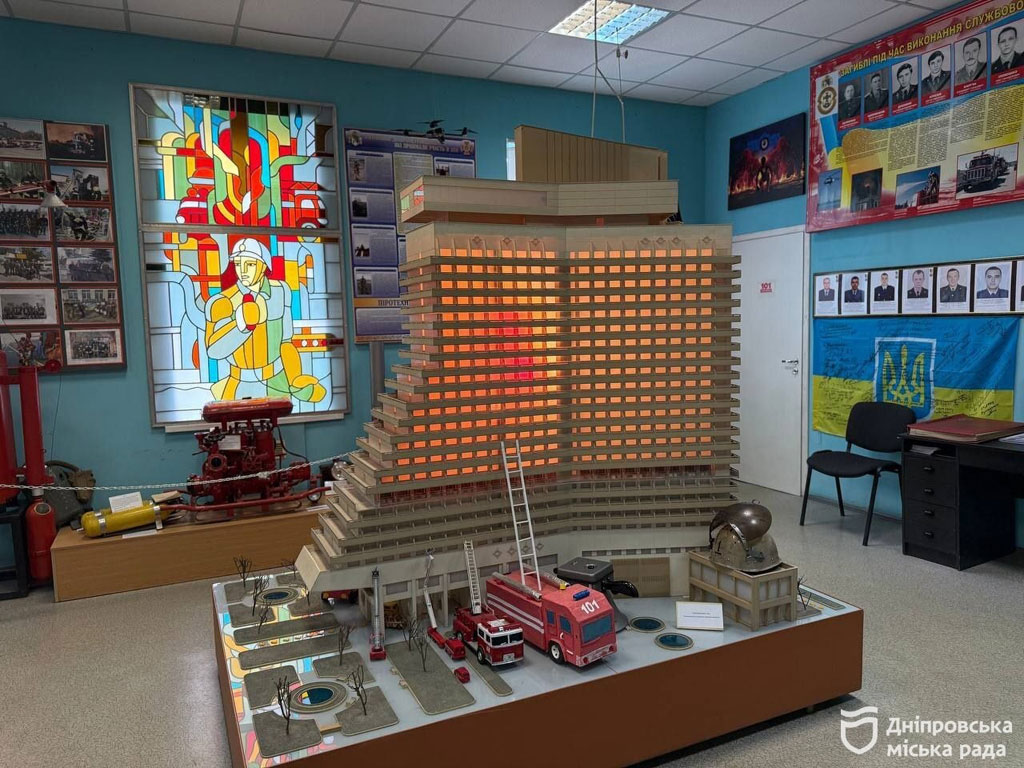 Пожарные автомобили и героические спасатели: в Днепре работает уникальный музей ГСЧС Пожарные автомобили и героические спасатели: в Днепре работает уникальный музей ГСЧС