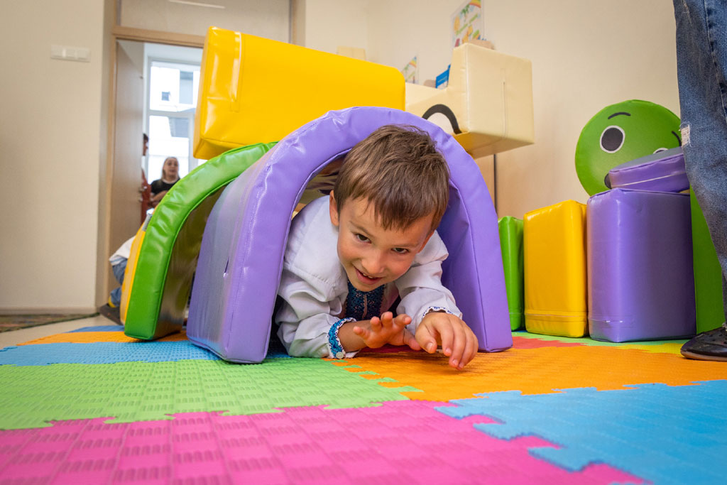 Первый в Украине мобильный садик заработал на Днепропетровщине в Сурско-Литовской общине Первый в Украине мобильный садик заработал на Днепропетровщине в Сурско-Литовской общине