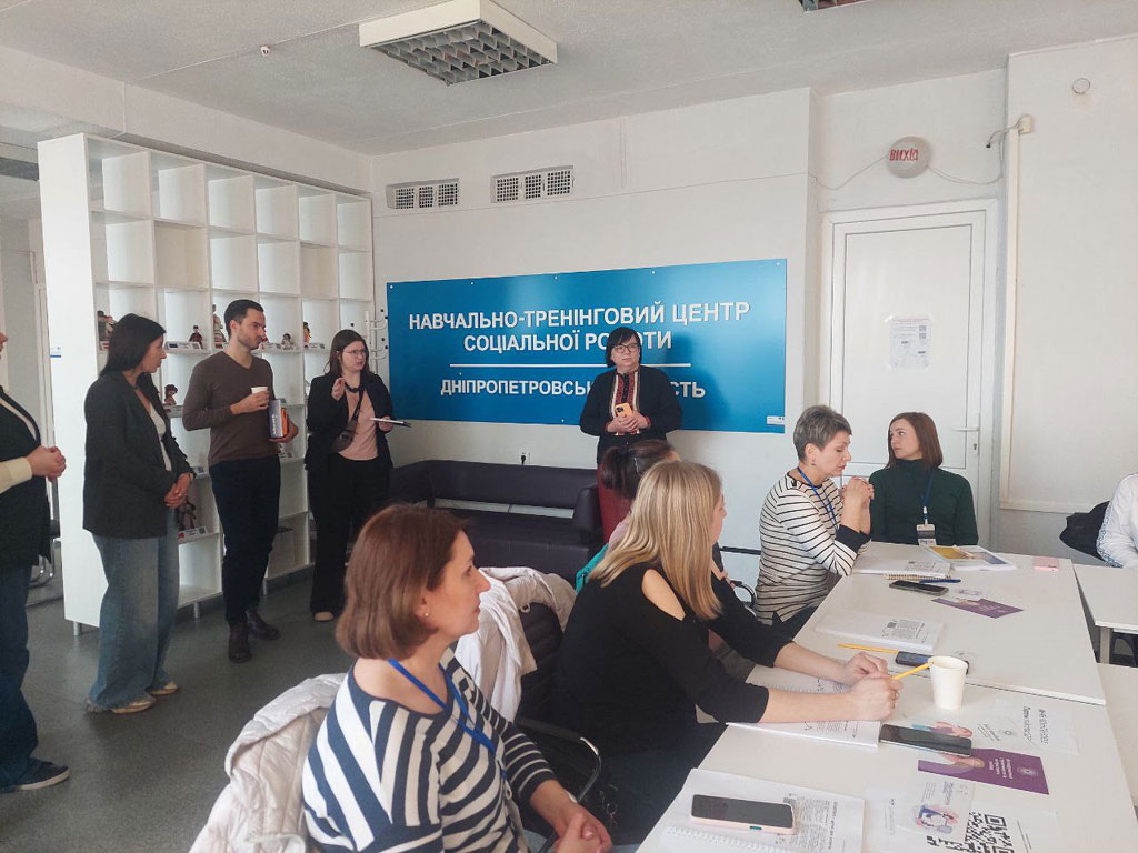 Специалисты Днепропетровской ОВА обсудили с международными партнерами современные подходы в предоставлении социальных услуг и их внедрение в общинах Специалисты Днепропетровской ОВА обсудили с международными партнерами современные подходы в предоставлении социальных услуг и их внедрение в общинах