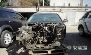 В Днепре полицейские разоблачили мужчину, который обманул автовладельцев на 200 тыс. гривен В Днепре полицейские разоблачили мужчину, который обманул автовладельцев на 200 тыс. гривен