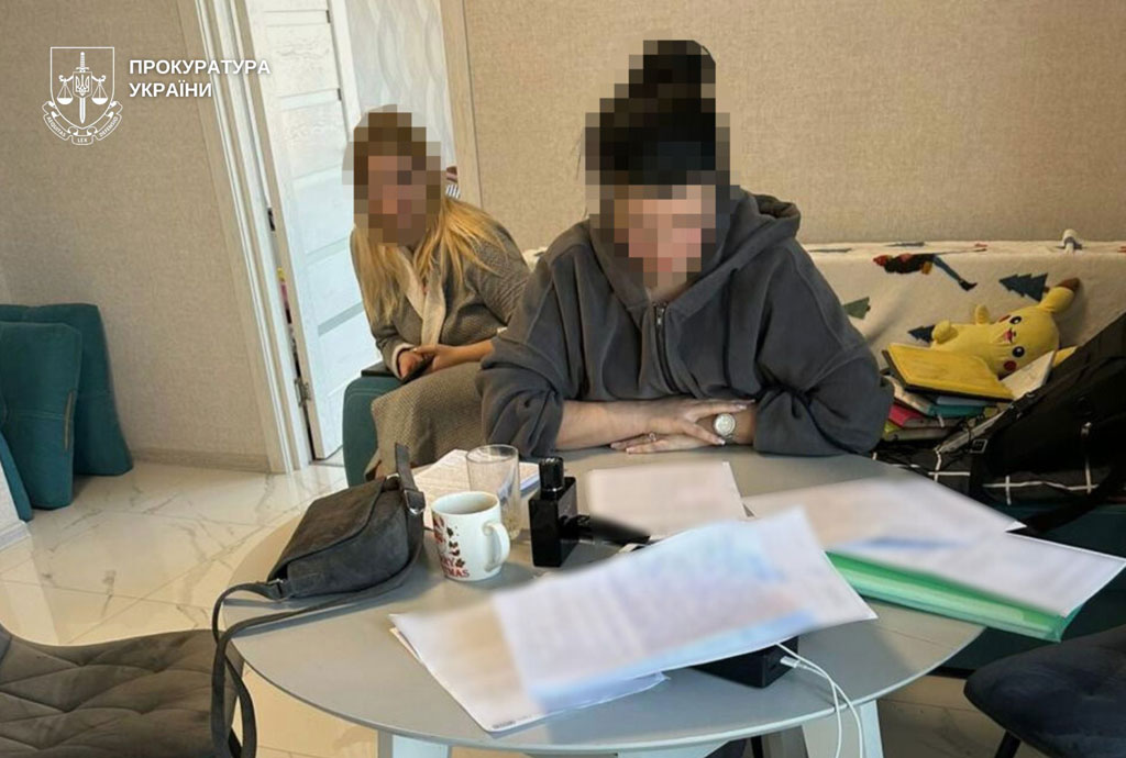 Требовали 50 тысяч долларов США несуществующего долга — в Кривом Роге будут судить группу лиц Требовали 50 тысяч долларов США несуществующего долга — в Кривом Роге будут судить группу лиц