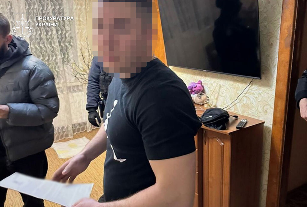 Требовали 50 тысяч долларов США несуществующего долга — в Кривом Роге будут судить группу лиц Требовали 50 тысяч долларов США несуществующего долга — в Кривом Роге будут судить группу лиц