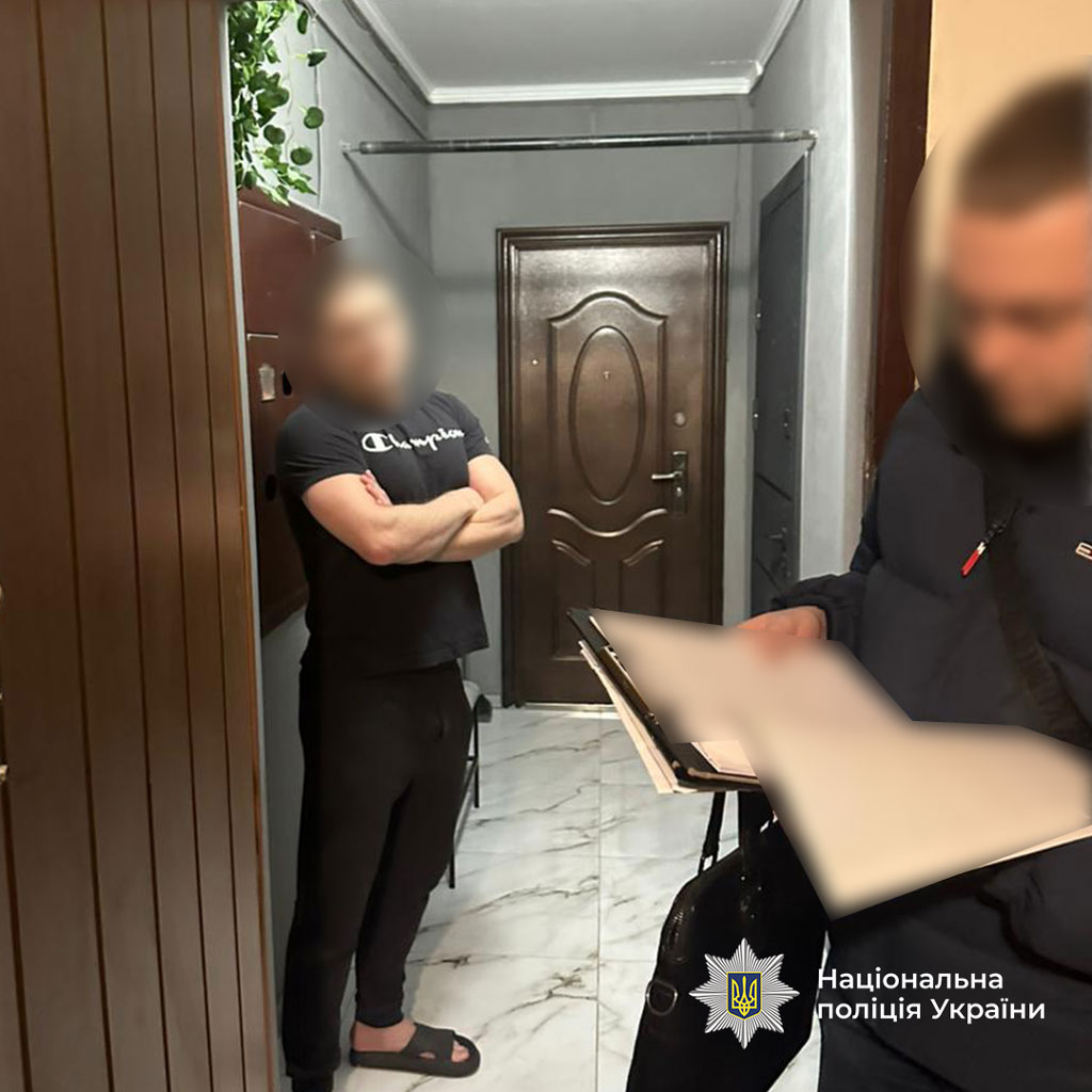 Требовали 50 тысяч долларов США несуществующего долга — в Кривом Роге будут судить группу лиц Требовали 50 тысяч долларов США несуществующего долга — в Кривом Роге будут судить группу лиц