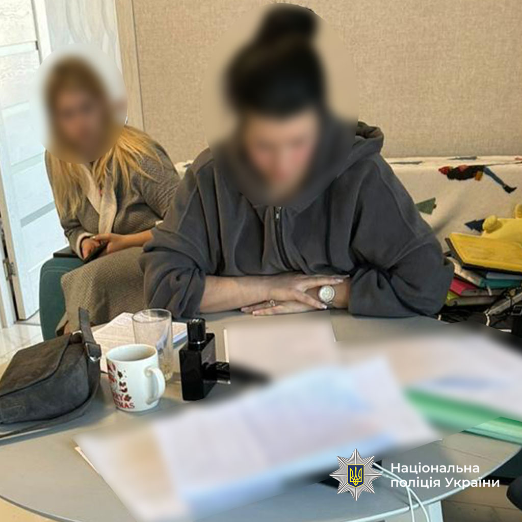 Требовали 50 тысяч долларов США несуществующего долга — в Кривом Роге будут судить группу лиц Требовали 50 тысяч долларов США несуществующего долга — в Кривом Роге будут судить группу лиц