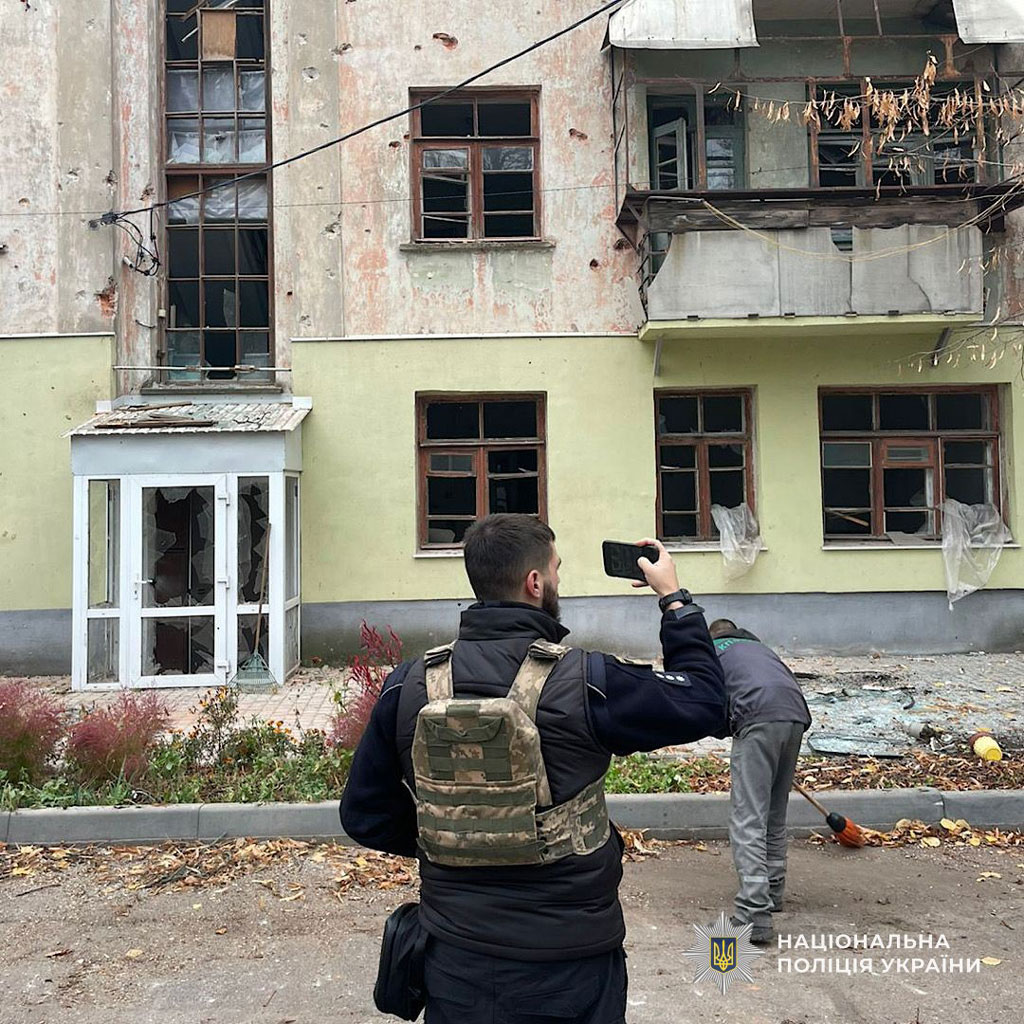 Восемь прифронтовых общин Днепропетровщины были атакованы врагом, есть раненые и погибший: полицейские продолжают сбор вещественных доказательств Восемь прифронтовых общин Днепропетровщины были атакованы врагом, есть раненые и погибший: полицейские продолжают сбор вещественных доказательств