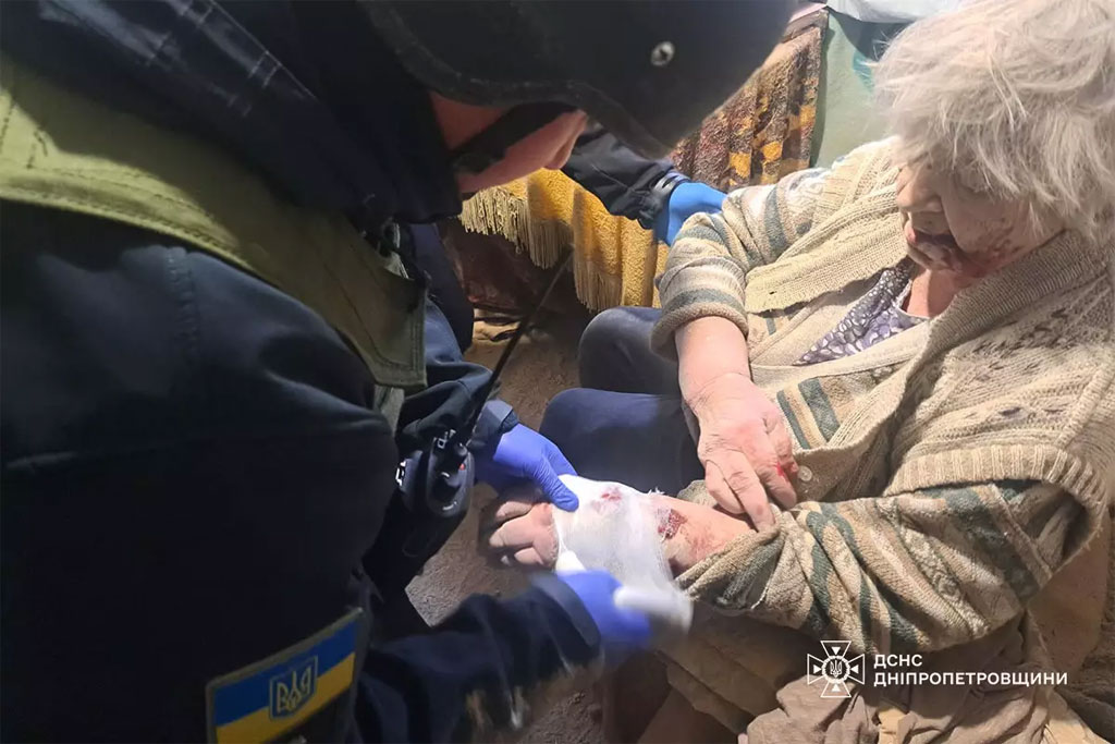 Пять общин Днепропетровщины получили удары врага, есть пострадавшие: полицейские выясняют последствия вражеских атак Пять общин Днепропетровщины получили удары врага, есть пострадавшие: полицейские выясняют последствия вражеских атак
