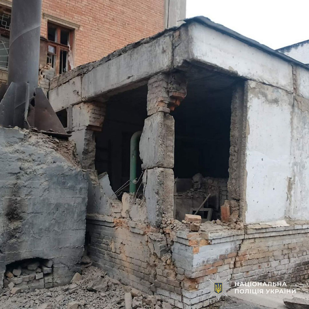 Враг атаковал Днепропетровщину 11-12 ноября – погиб человек, повреждены гражданские объекты: полицейские фиксируют последствия военных преступлений россиян Враг атаковал Днепропетровщину 11-12 ноября – погиб человек, повреждены гражданские объекты: полицейские фиксируют последствия военных преступлений россиян