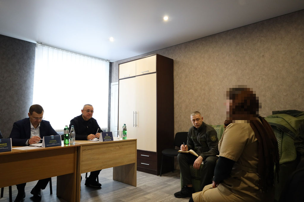 Руководитель Днепропетровской областной прокуратуры Юрий Папуша проверил соблюдение прав осужденных в женской Каменской исправительной колонии (№34) Руководитель Днепропетровской областной прокуратуры Юрий Папуша проверил соблюдение прав осужденных в женской Каменской исправительной колонии (№34)
