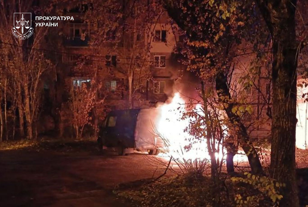 Поджог элитных автомобилей по заказу: оперативники Днепра задержали подозреваемого Поджог элитных автомобилей по заказу: оперативники Днепра задержали подозреваемого