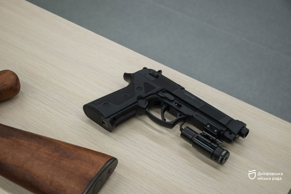 В Днепре школьников учат руководить дронами и спасать жизнь на уроках «Защита Украины» В Днепре школьников учат руководить дронами и спасать жизнь на уроках «Защита Украины»